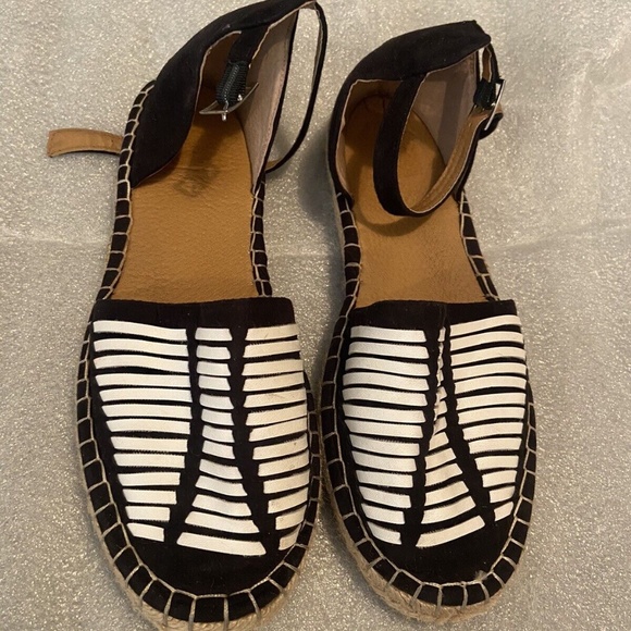 Dolce Vita Shoes - Dolce Vita Womens Size 5 Closed Toe Espadrille Sandals EUC